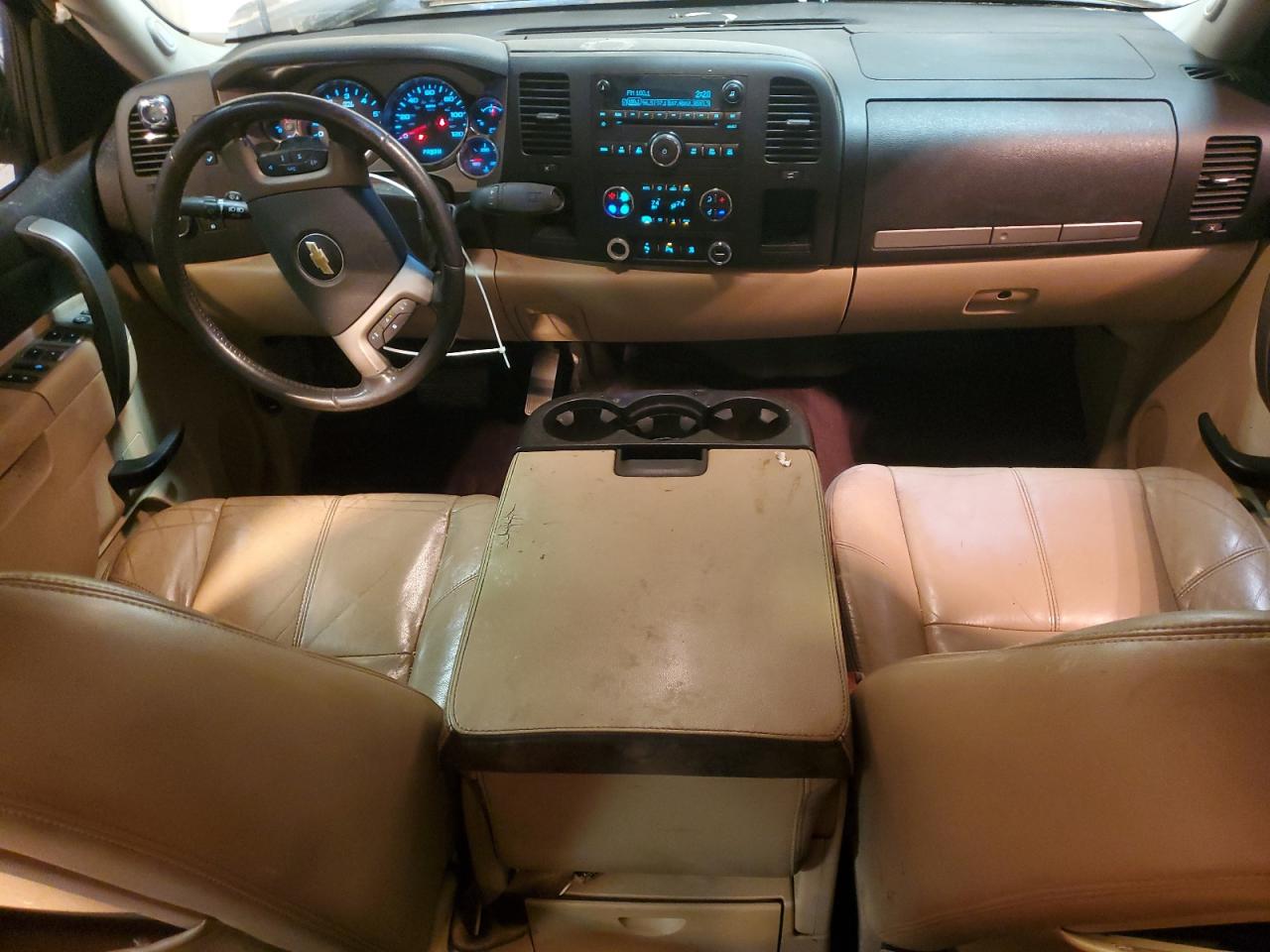 2011 Chevrolet Silverado - Image 8