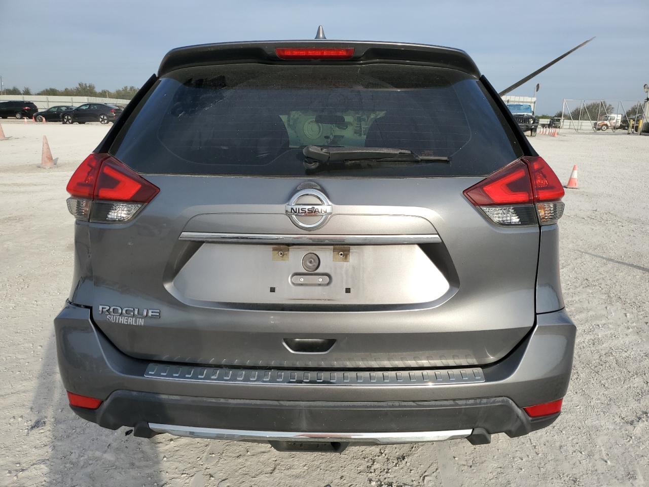 2018 Nissan Rogue - Image 6