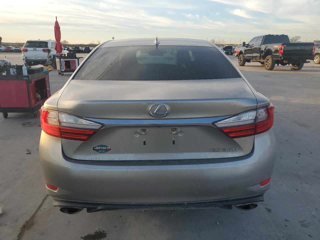 2018 Lexus ES - Image 6