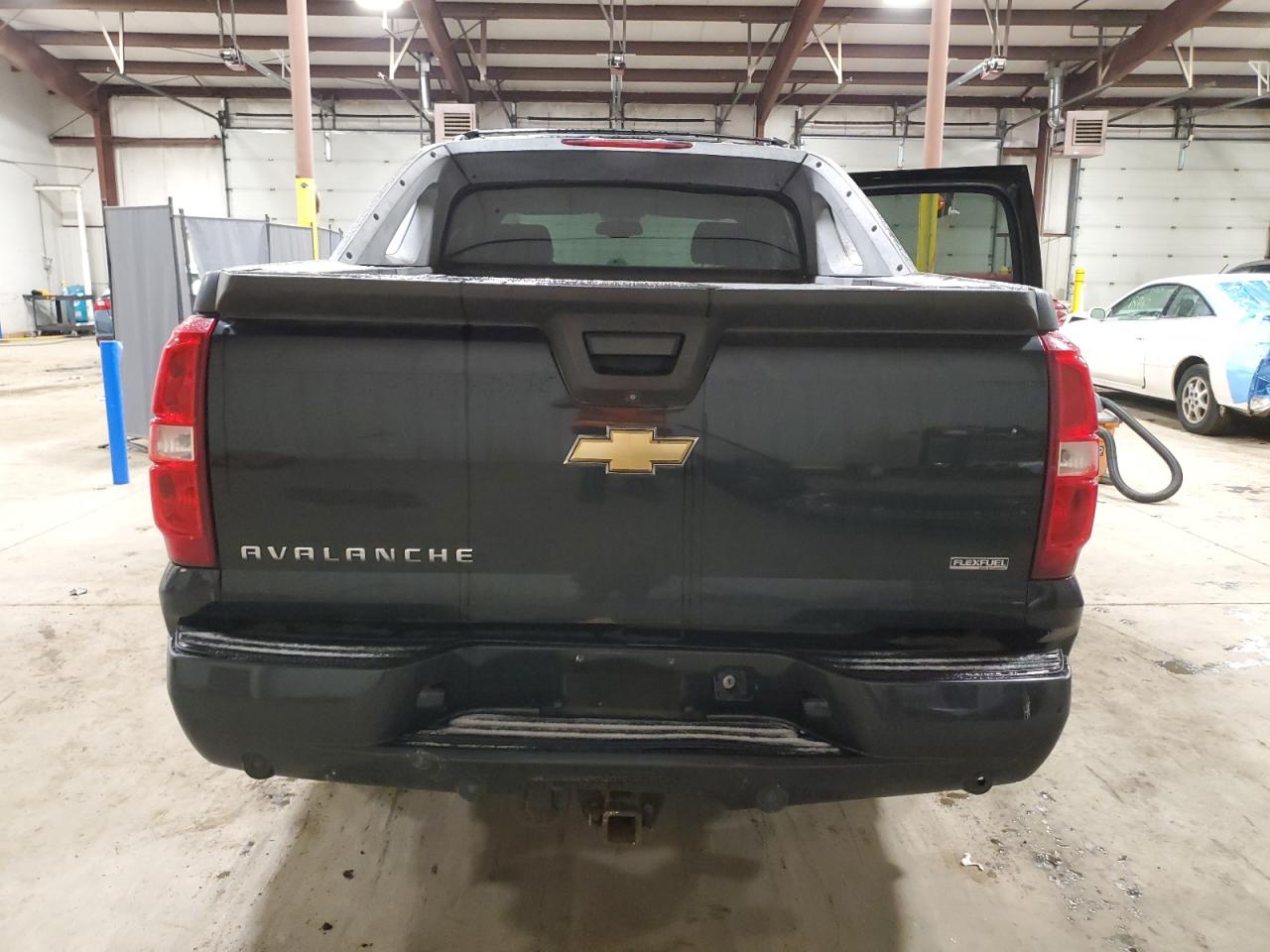 2007 Chevrolet Avalanche - Image 6