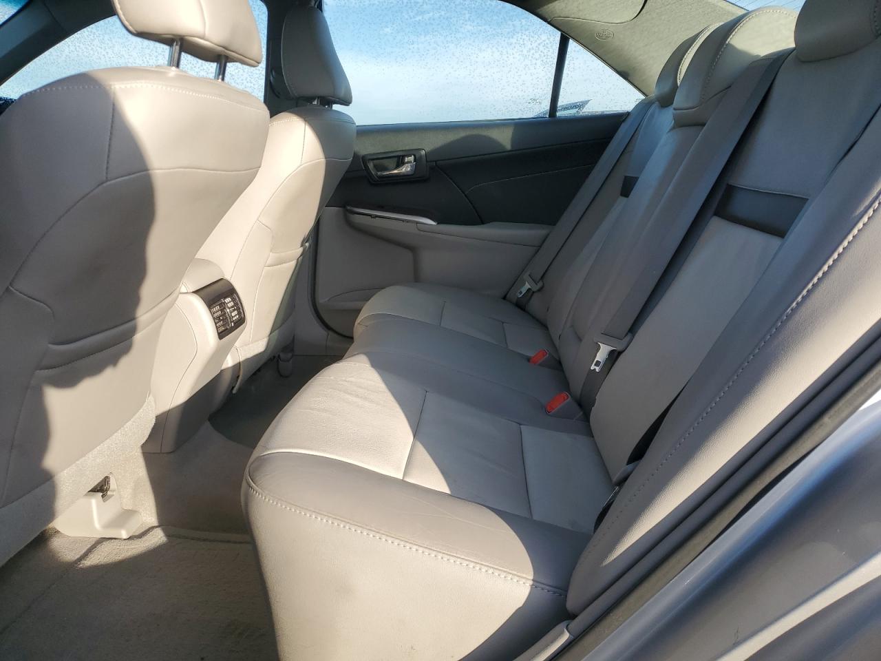 2014 Toyota Camry - Image 10