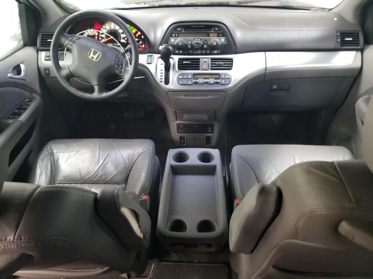 2008 Honda Odyssey - Image 8