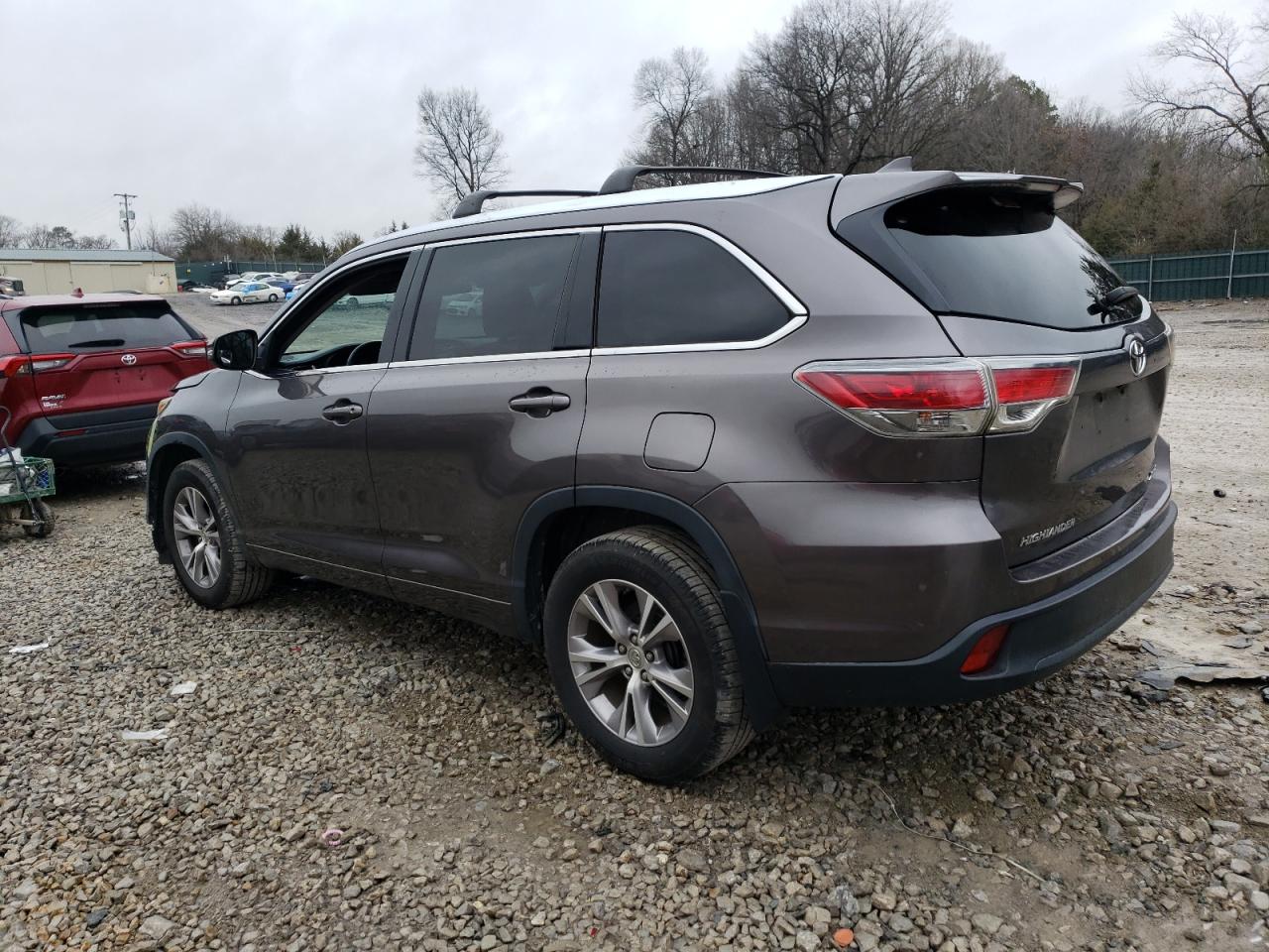 2015 Toyota Highlander - Image 2