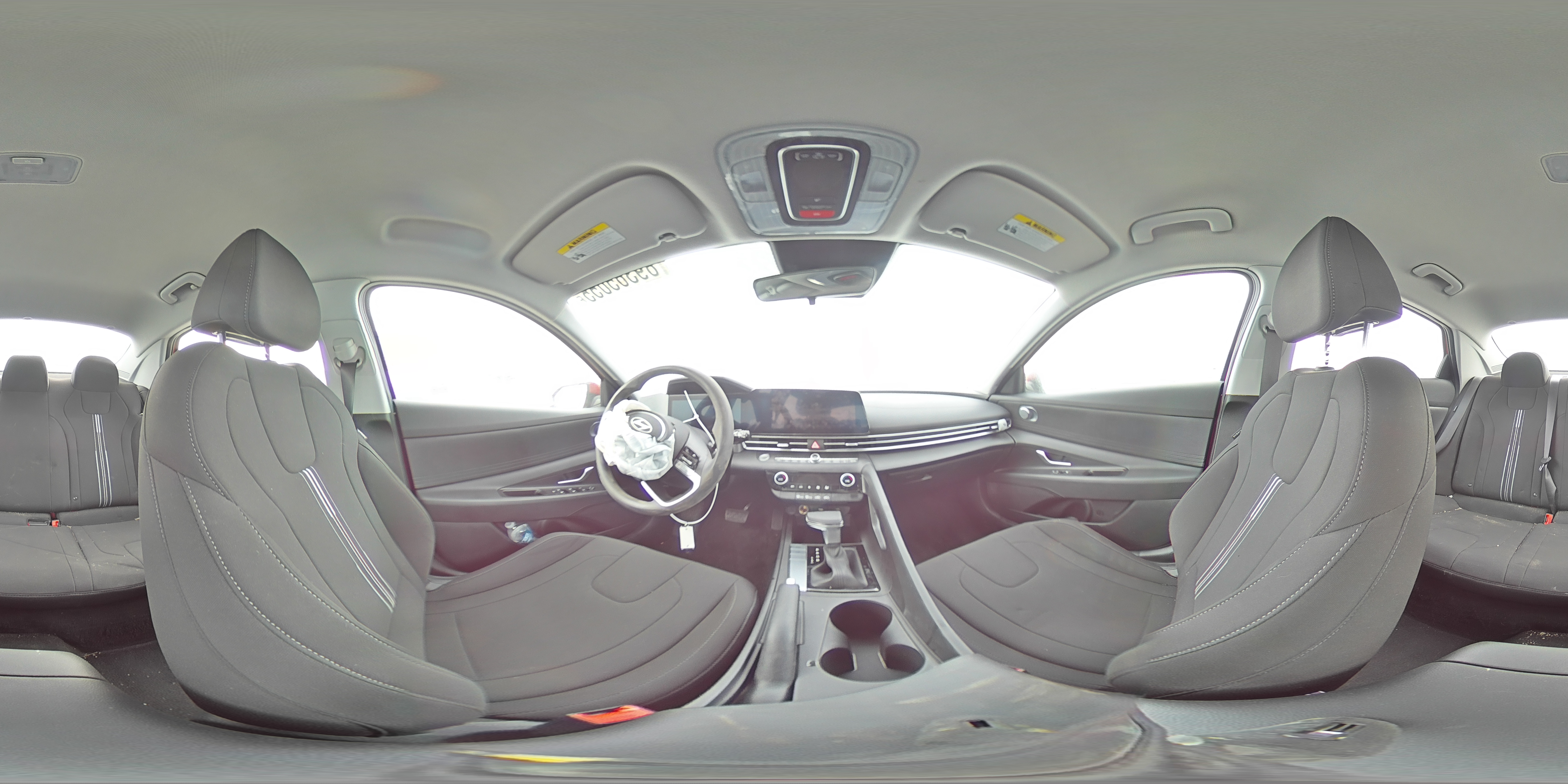 2024 Hyundai Elantra - Image 12