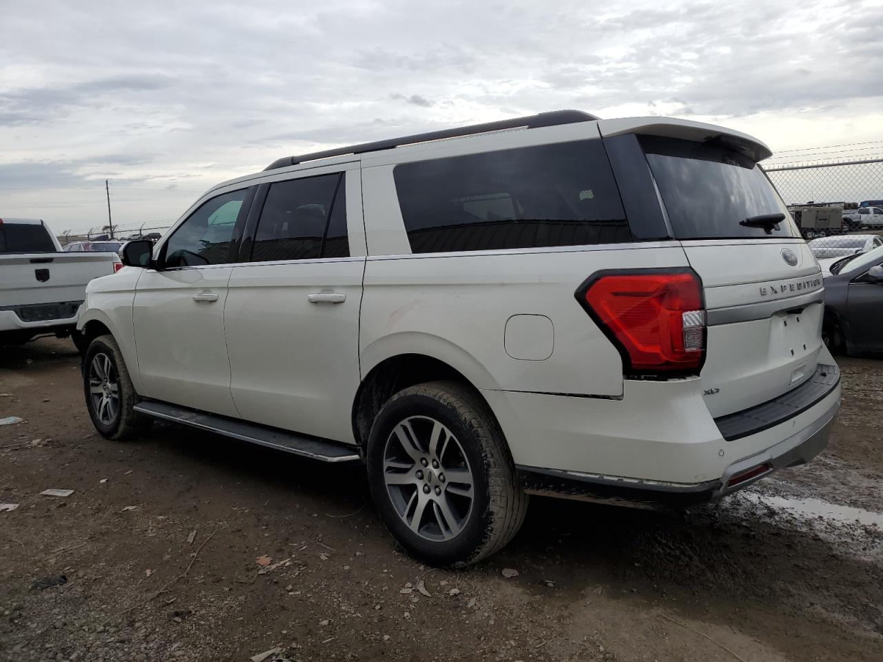 2023 Ford Expedition - Image 2