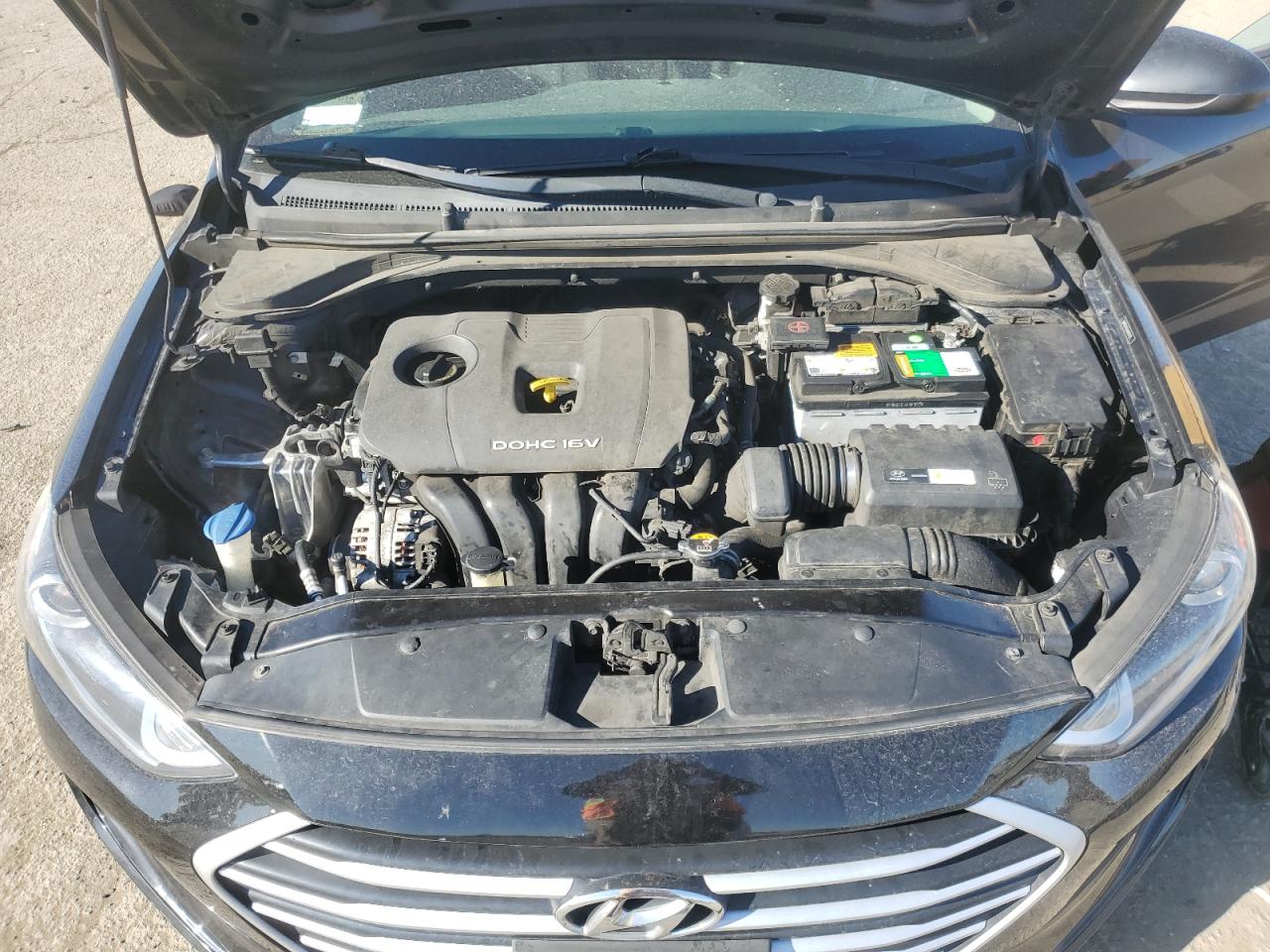 2018 Hyundai Elantra - Image 11