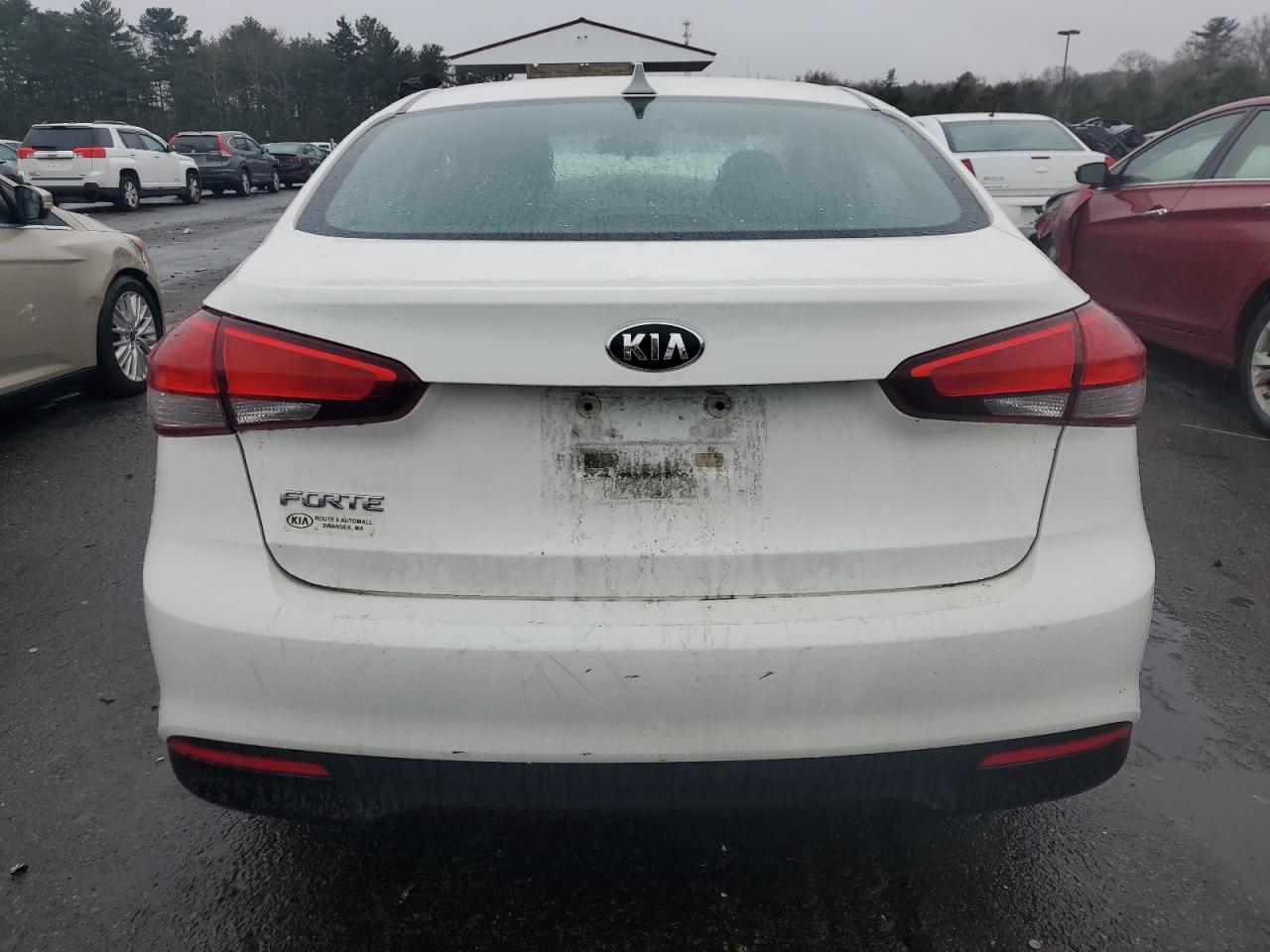 2017 Kia Forte - Image 6