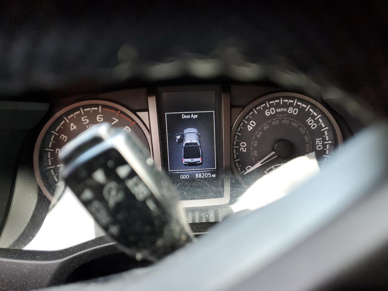 2016 Toyota Tacoma - Image 9