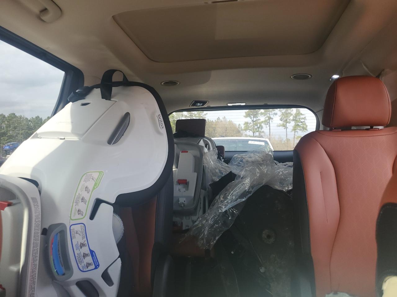 2018 Chrysler Pacifica - Image 10