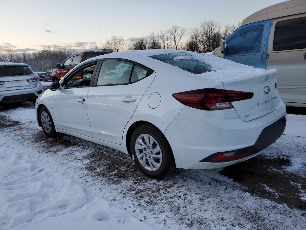 2019 Hyundai Elantra - Image 2