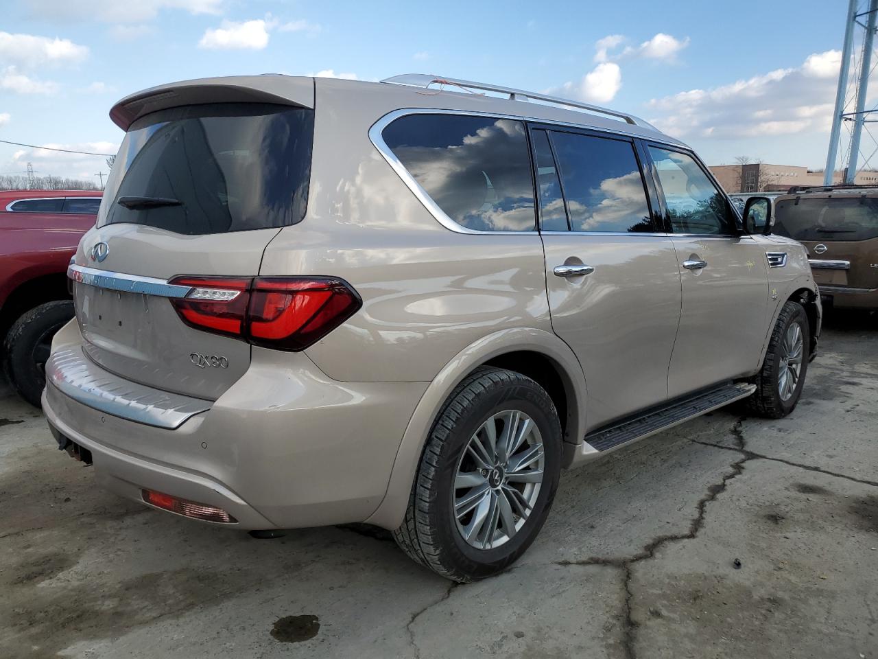 2018 Infiniti QX80 - Image 3