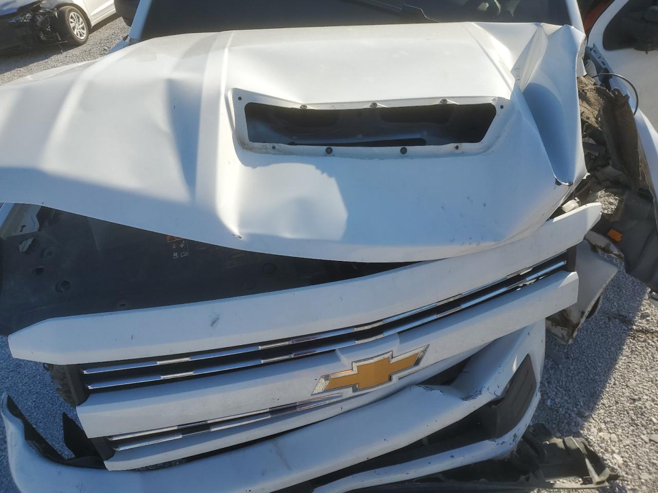 2015 Chevrolet Silverado - Image 13