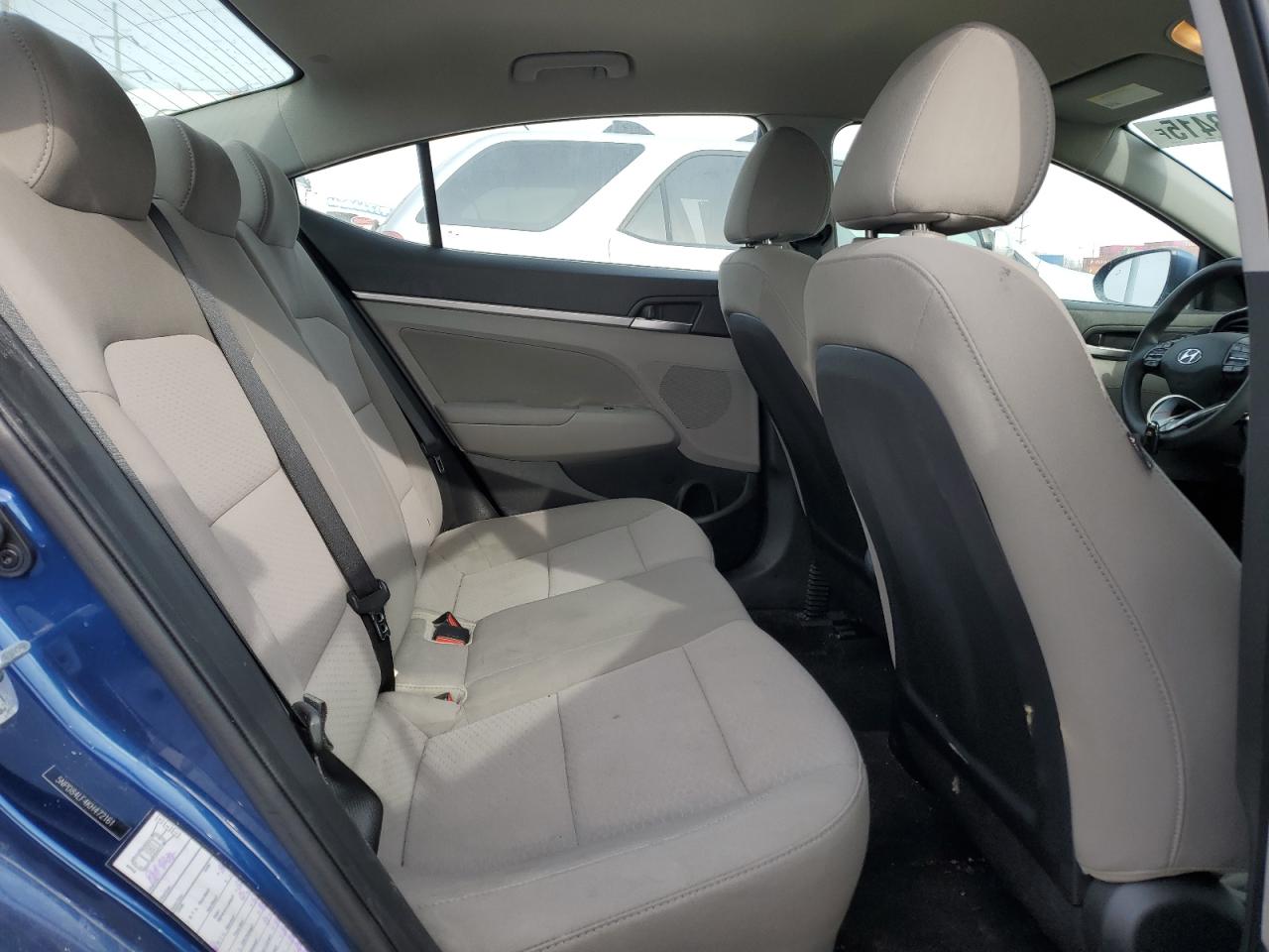 2019 Hyundai Elantra - Image 10