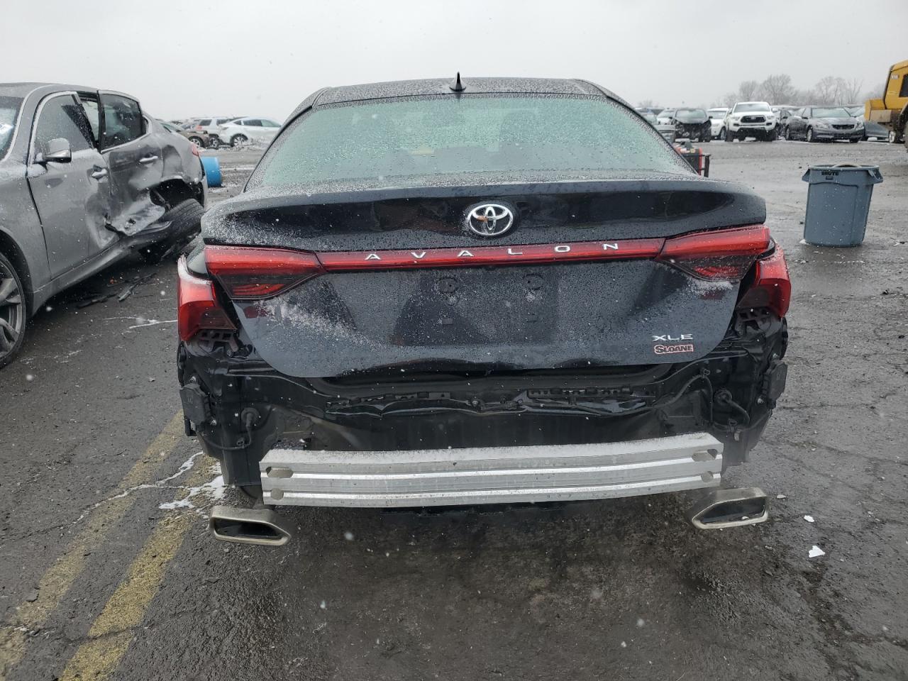 2020 Toyota Avalon - Image 6