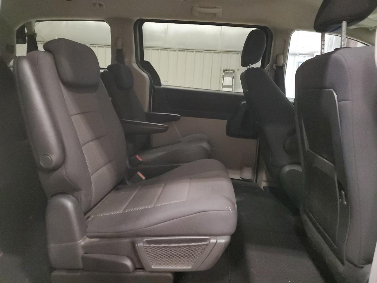 2008 Dodge Caravan - Image 11