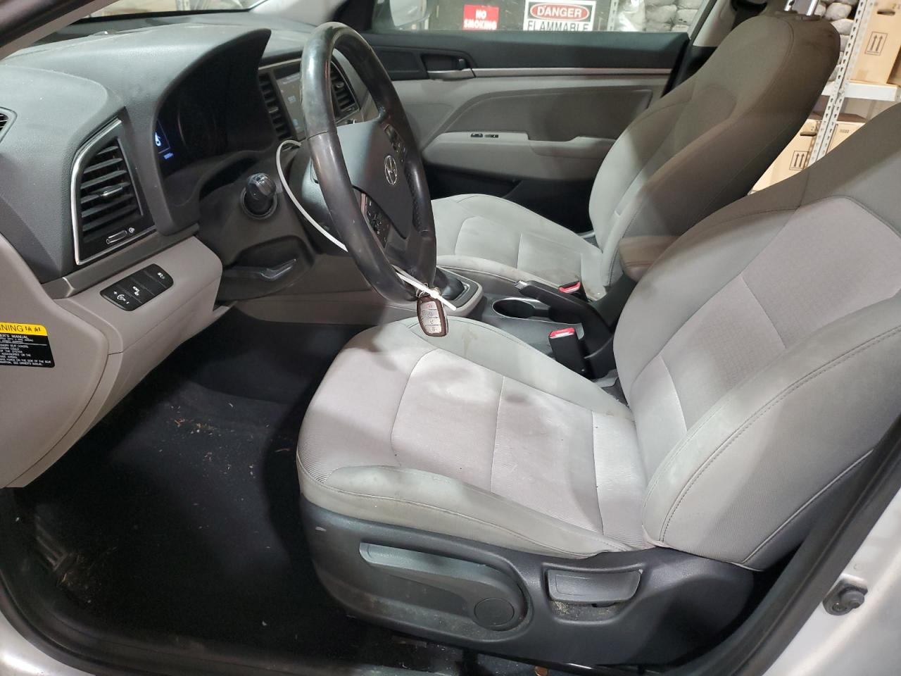 2017 Hyundai Elantra - Image 7