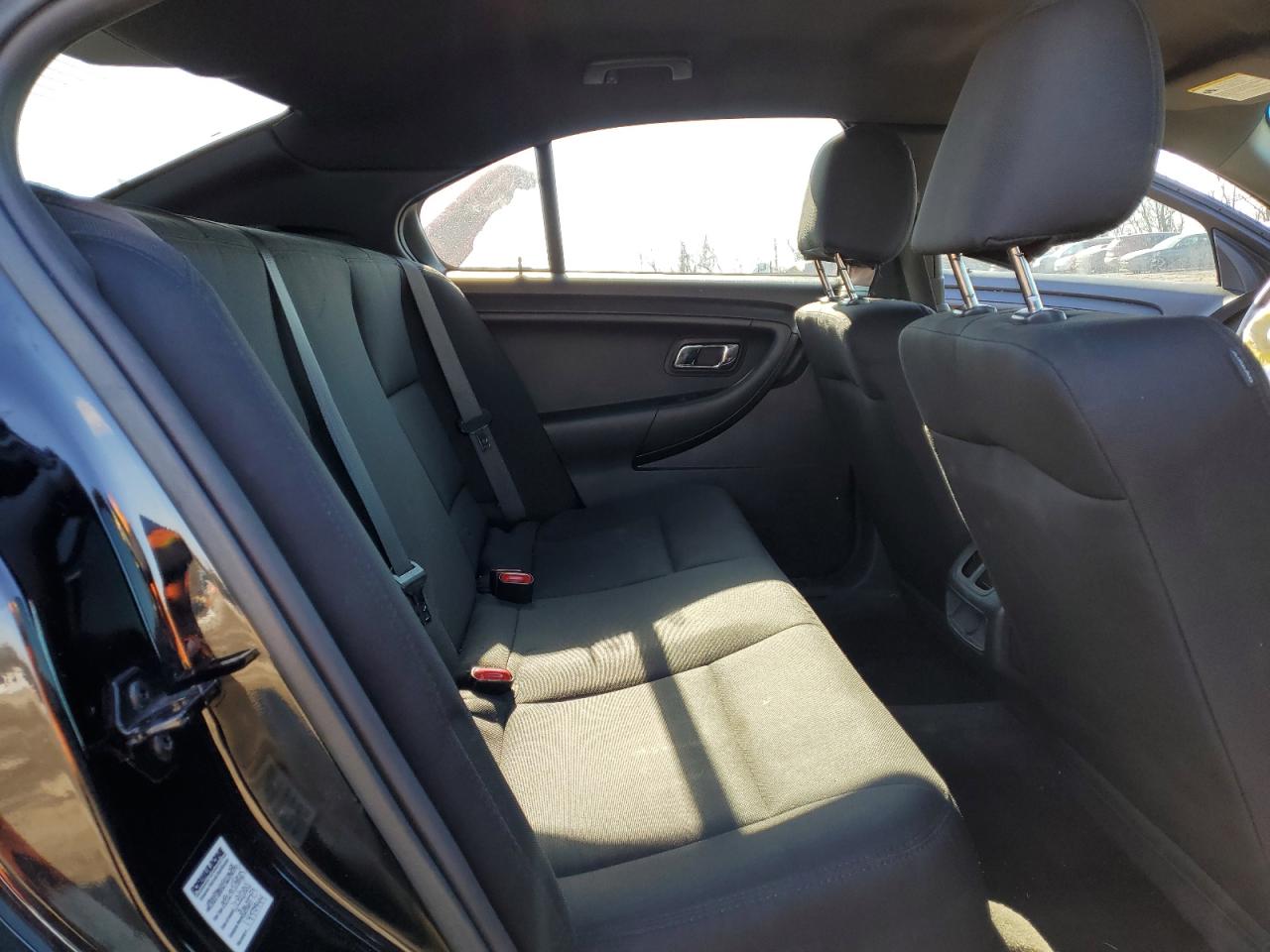 2015 Ford Taurus - Image 10