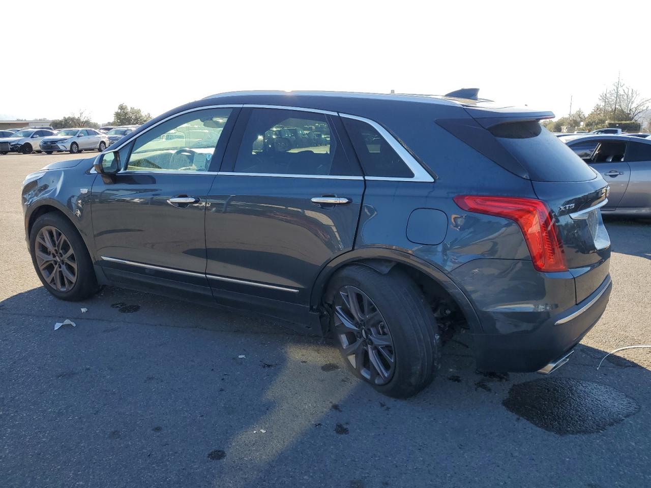 2019 Cadillac XT5 - Image 2