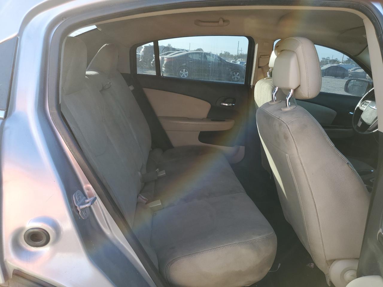 2013 Chrysler 200 - Image 10