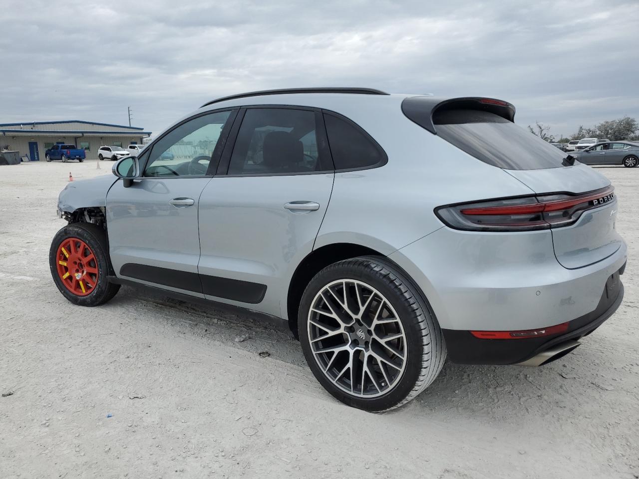 2020 Porsche Macan - Image 2