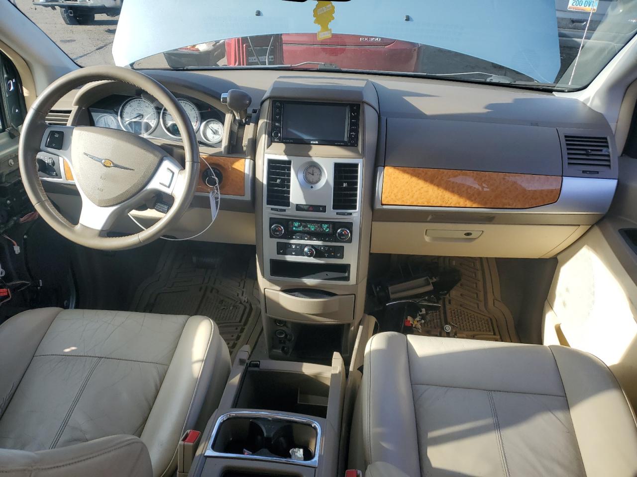 2009 Chrysler Town & Country - Image 8