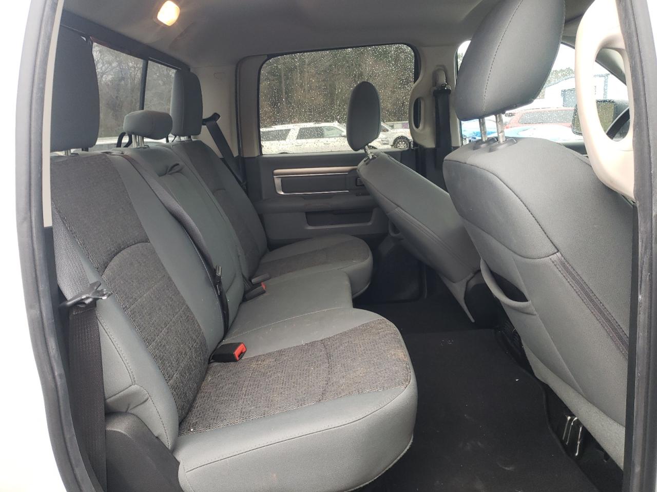 2016 RAM 1500 - Image 10
