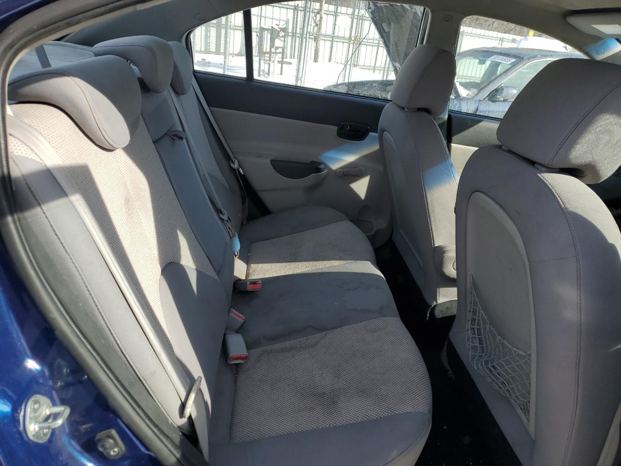 2010 Hyundai Accent - Image 10