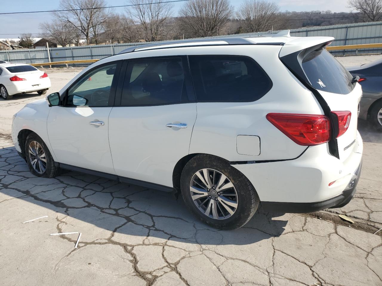 2020 Nissan Pathfinder - Image 2