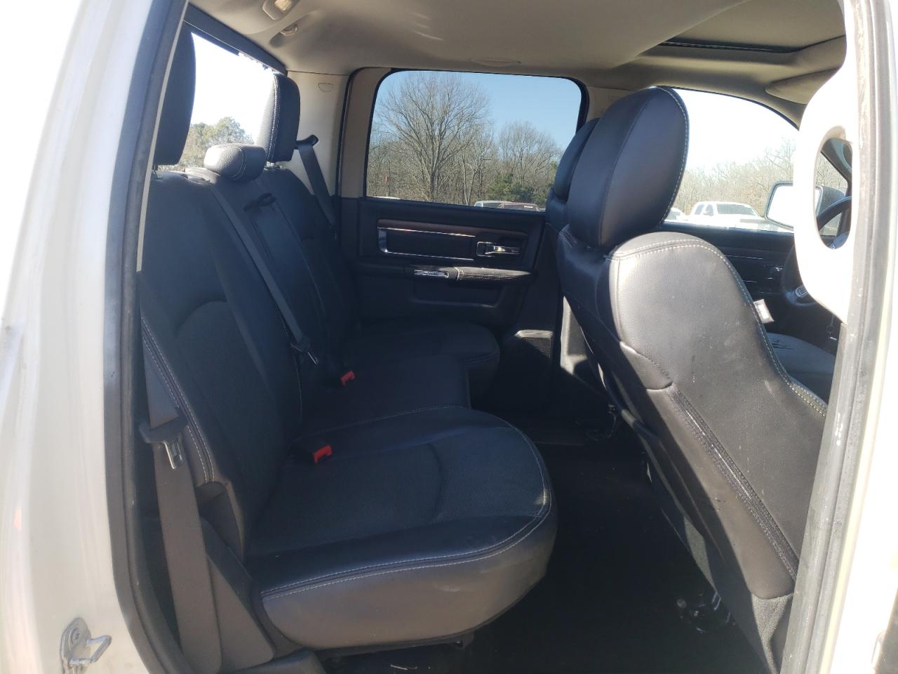 2016 RAM 1500 - Image 10