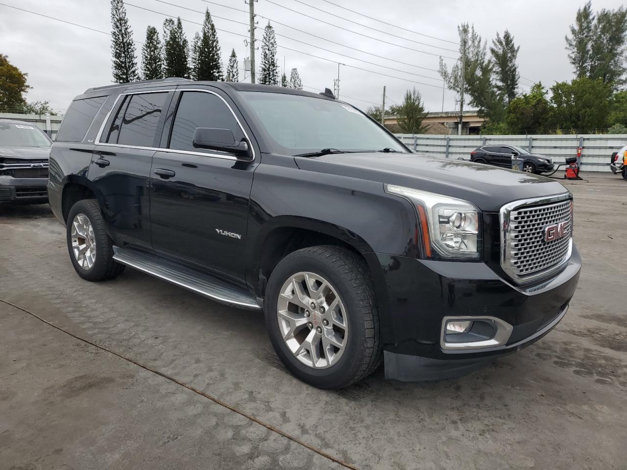 2015 GMC Yukon - Image 4
