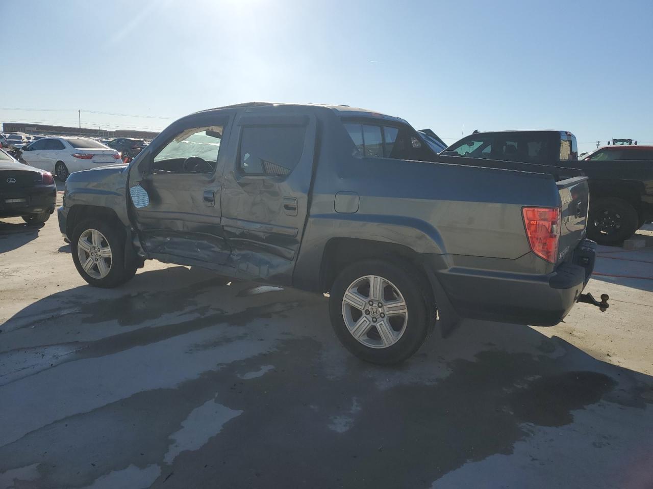 2010 Honda Ridgeline - Image 2