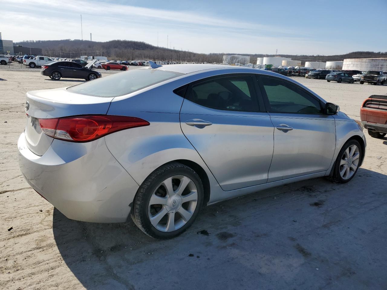 2013 Hyundai Elantra - Image 3
