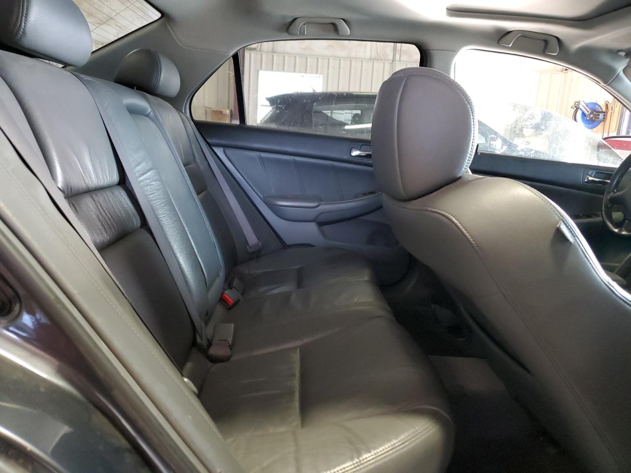 2003 Honda Accord - Image 10