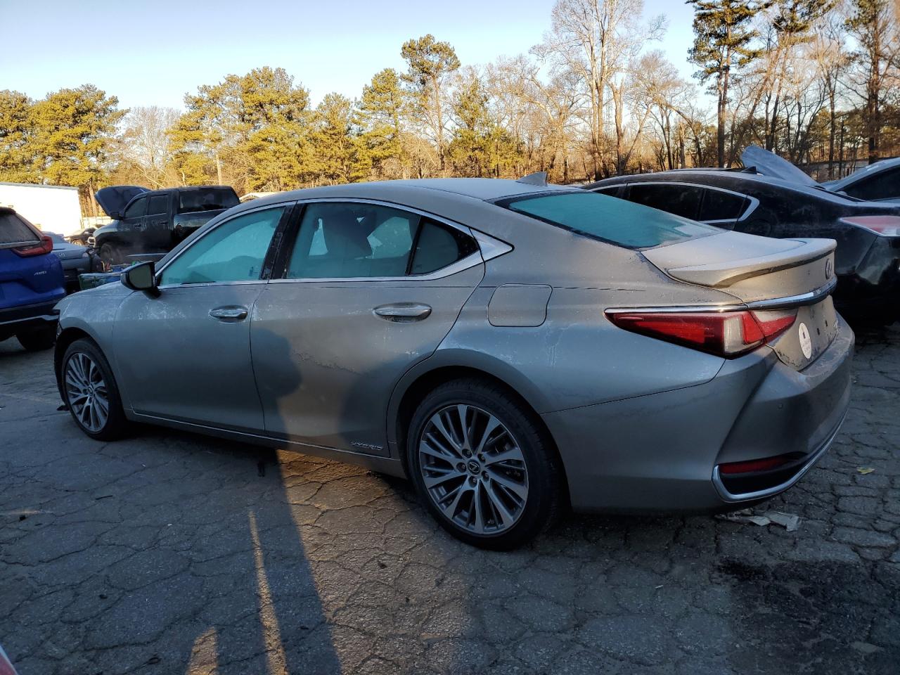 2019 Lexus ES - Image 2