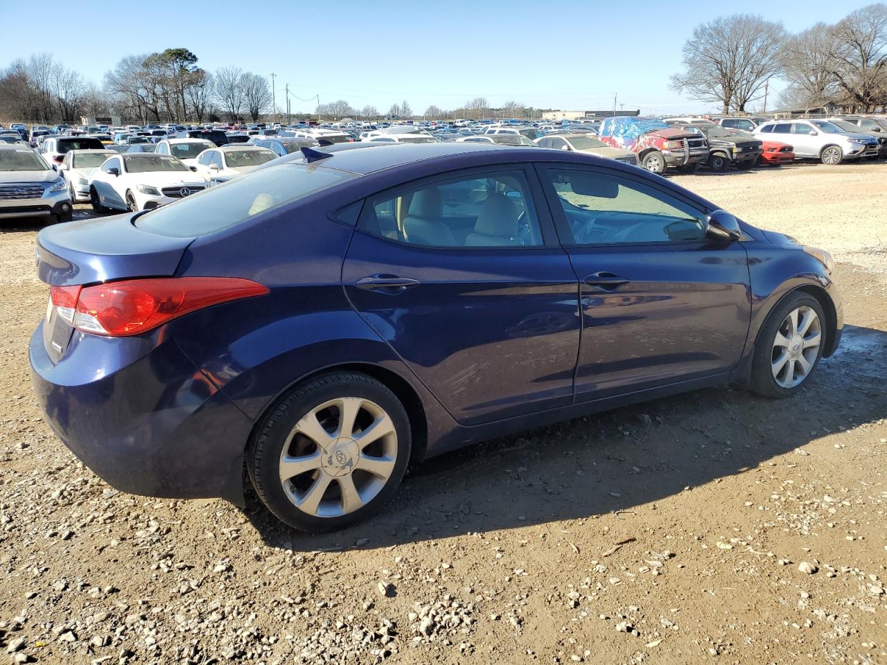 2013 Hyundai Elantra - Image 3