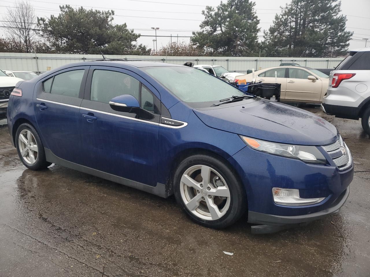 2013 Chevrolet Volt - Image 4
