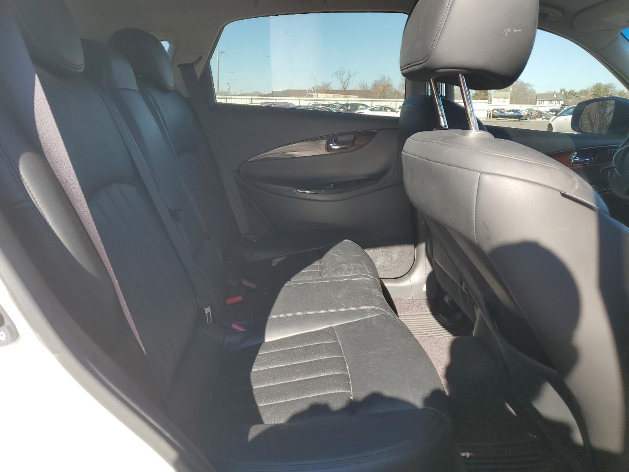 2017 Infiniti QX50 - Image 11
