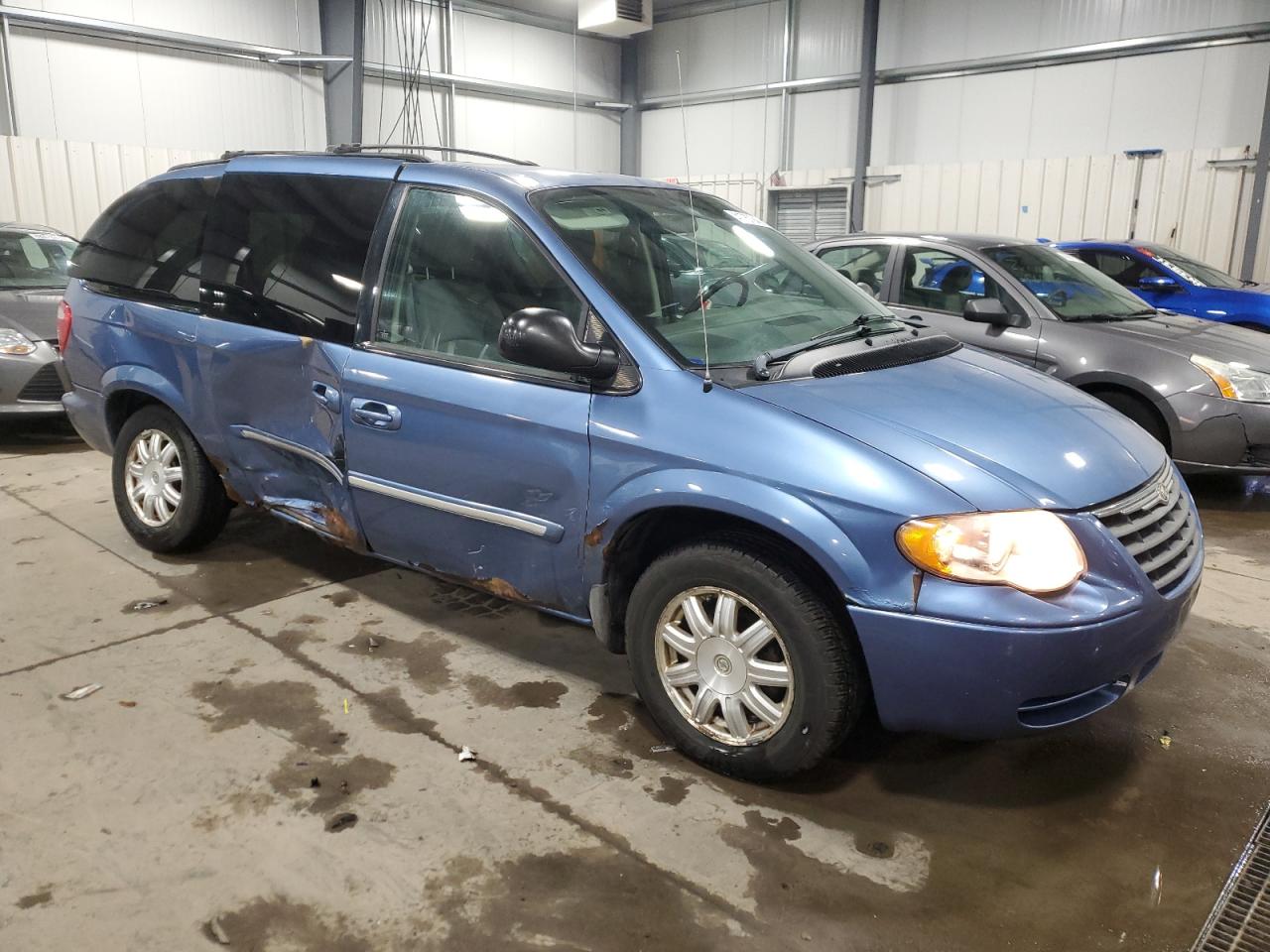 2007 Chrysler Town & Country - Image 4