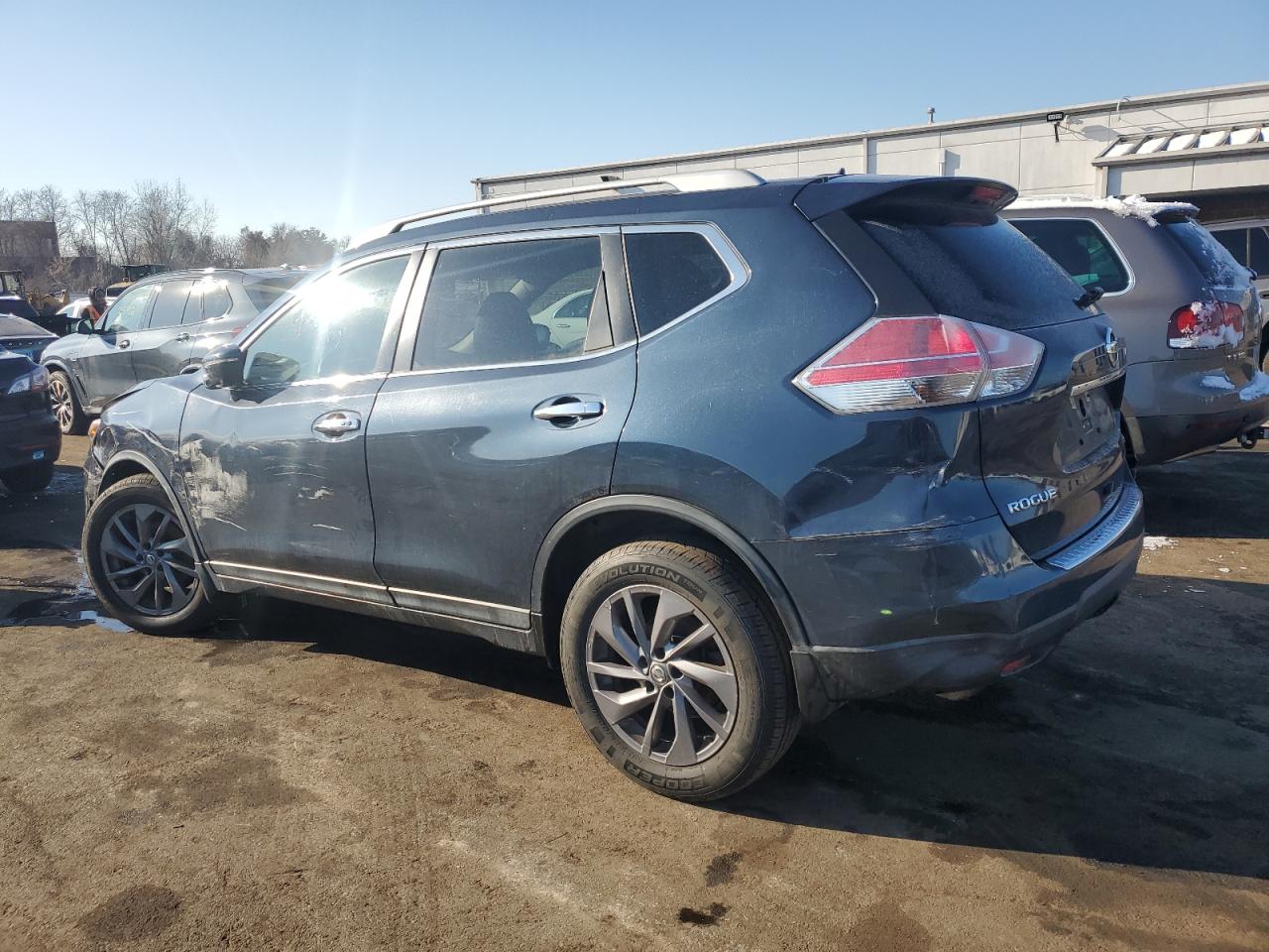 2016 Nissan Rogue - Image 2