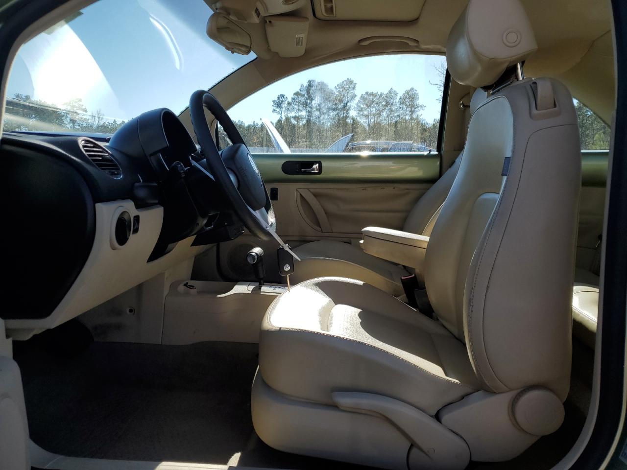 2006 Volkswagen Beetle - Image 7