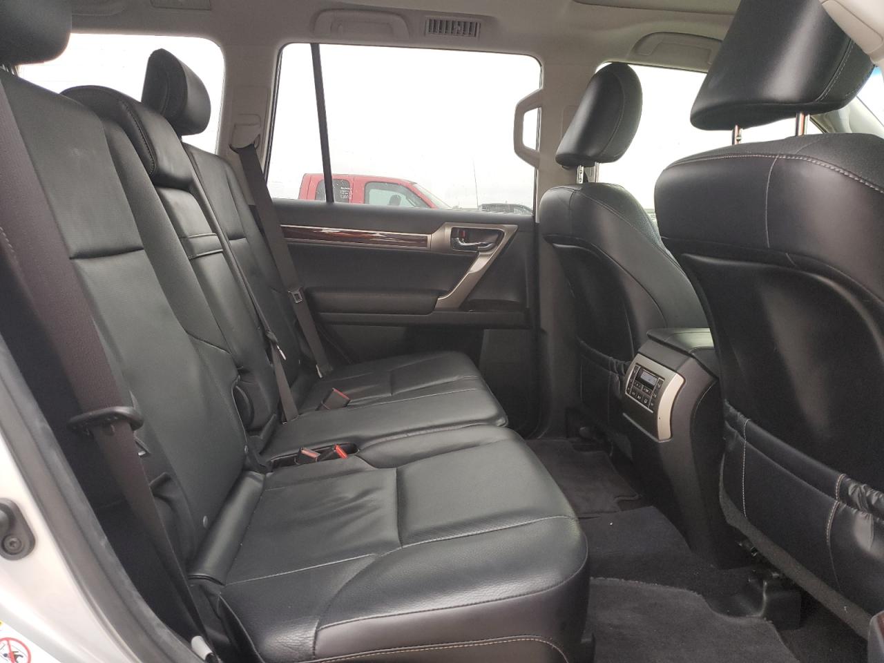2018 Lexus GX - Image 11