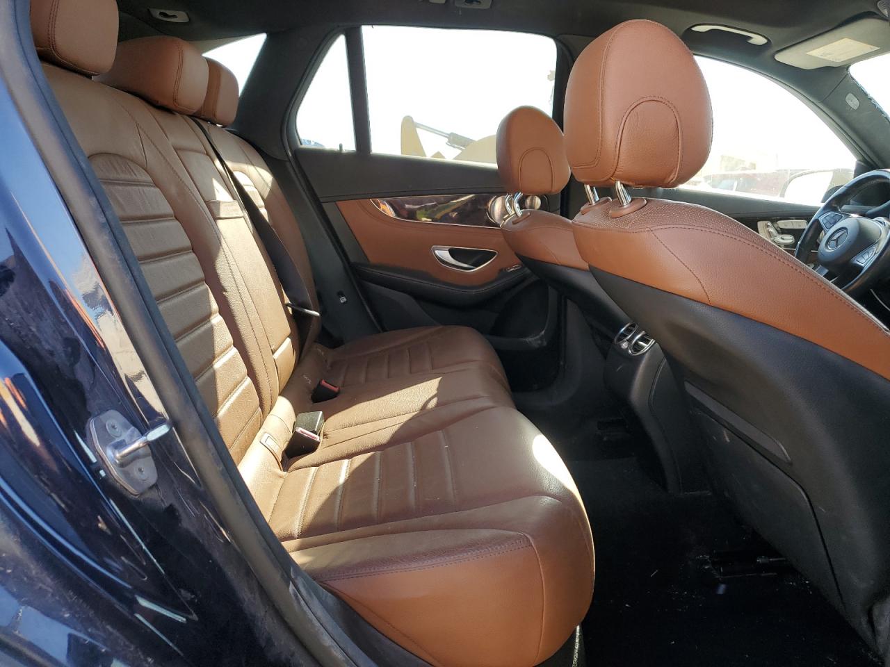 2016 Mercedes-Benz GLC - Image 11