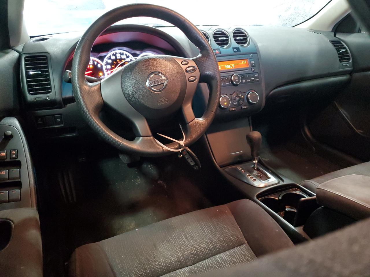 2010 Nissan Altima - Image 8