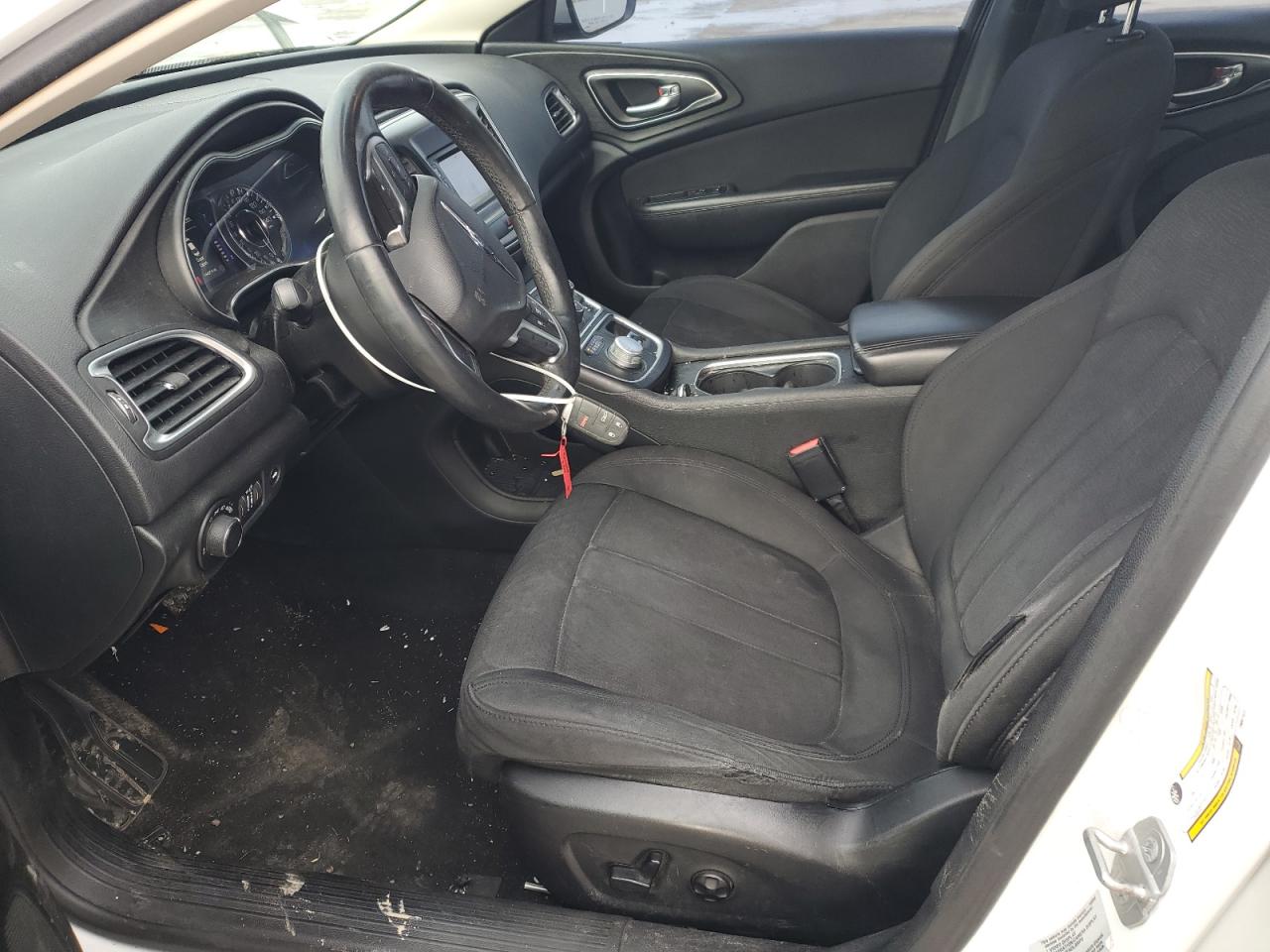 2015 Chrysler 200 - Image 7