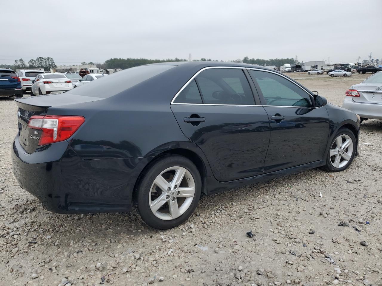 2014 Toyota Camry - Image 3