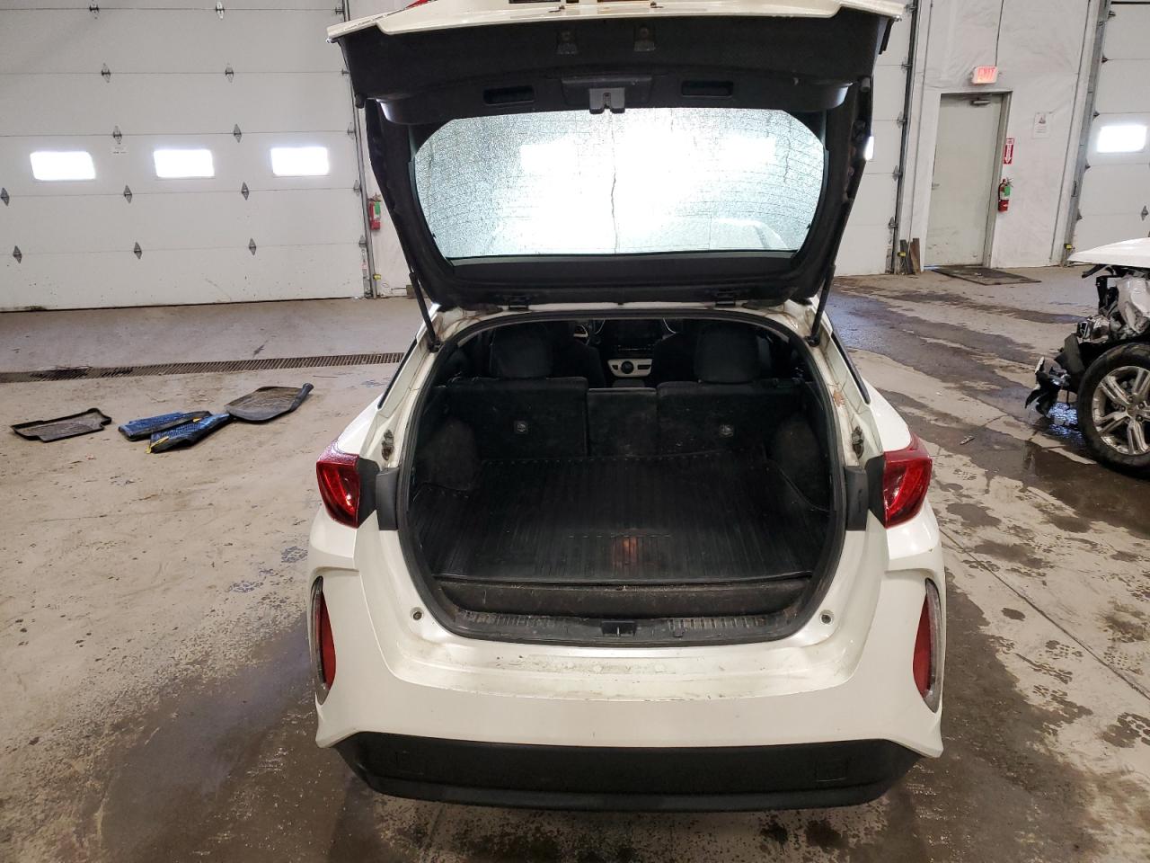 2017 Toyota Prius - Image 6