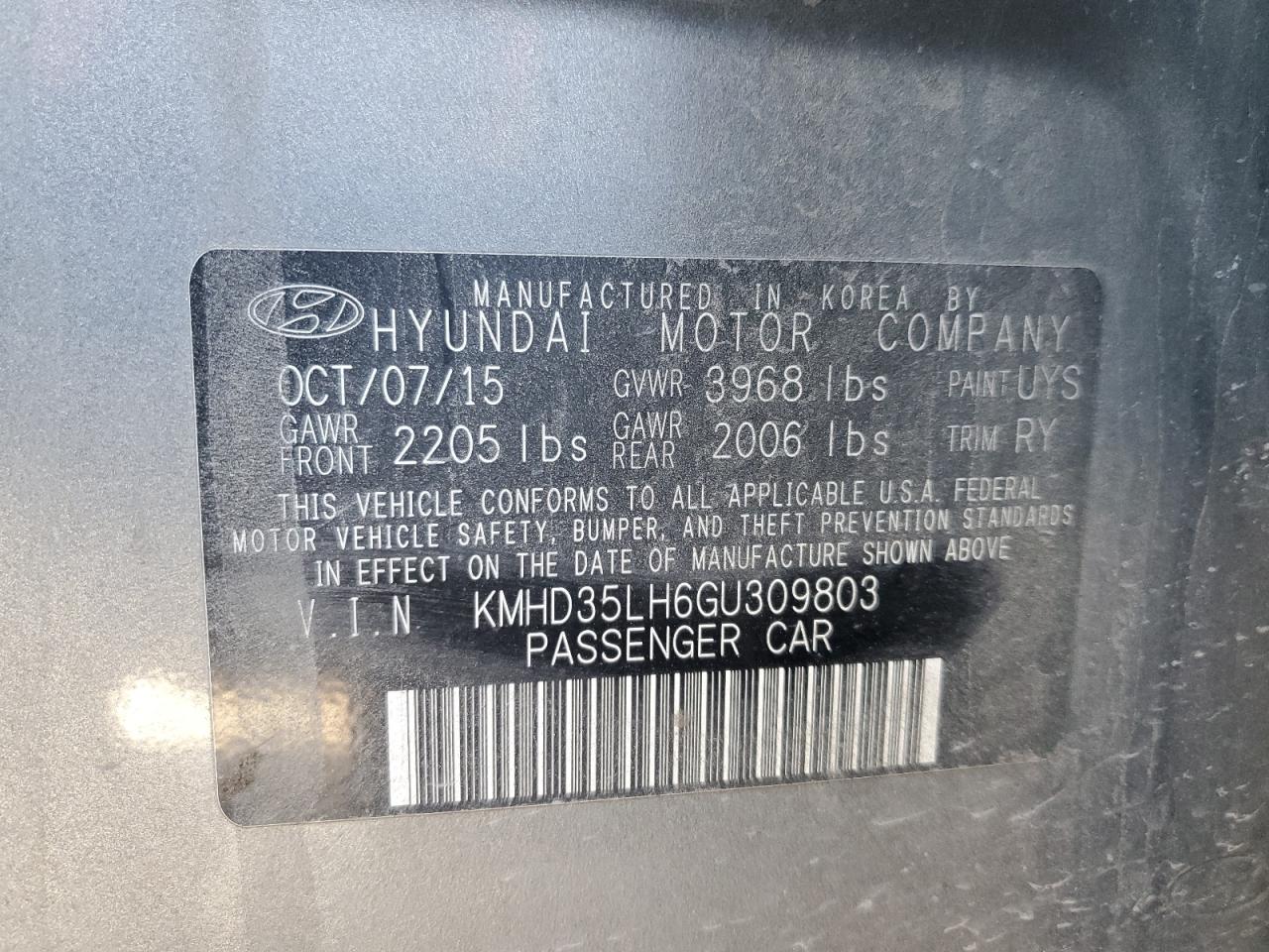 2016 Hyundai Elantra - Image 13