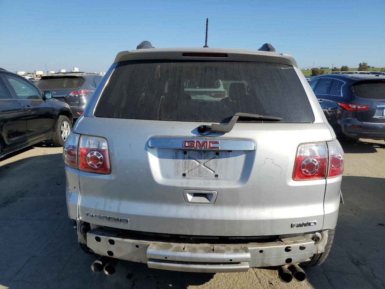 2011 GMC Acadia - Image 6