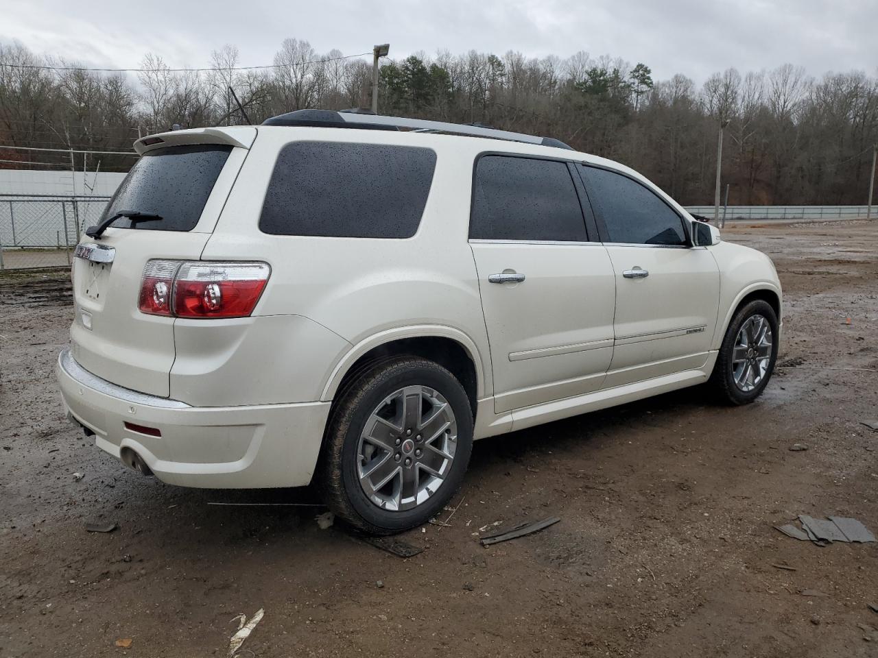 2011 GMC Acadia - Image 3