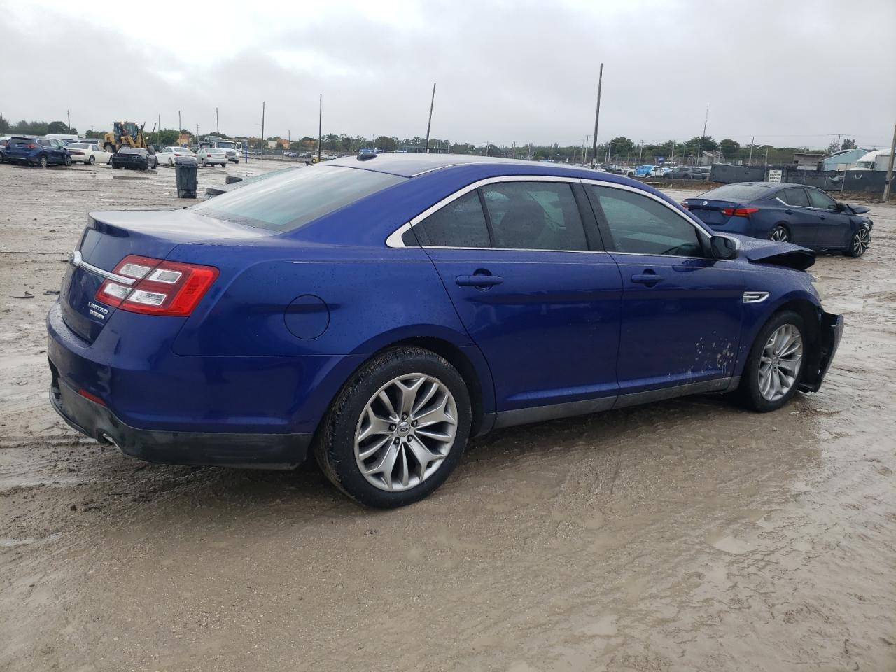 2013 Ford Taurus - Image 3